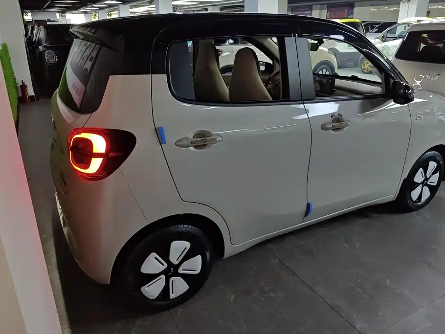 Wuling MINIEV — миниатюра 3