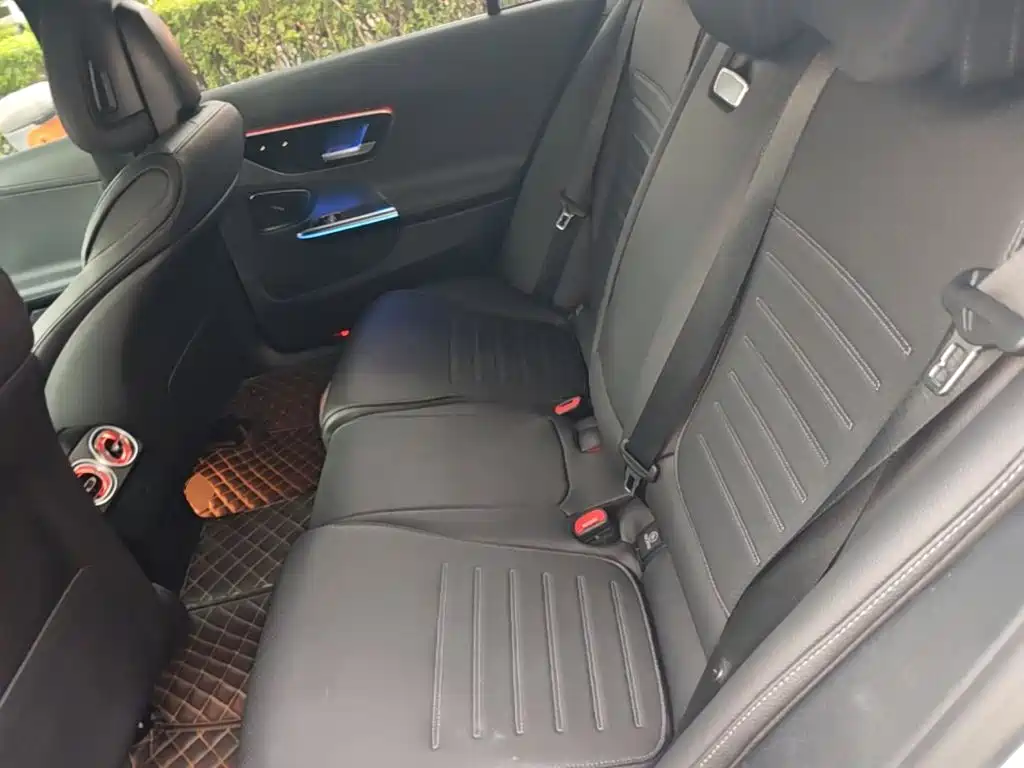 Mercedes-Benz C-Class — миниатюра 17