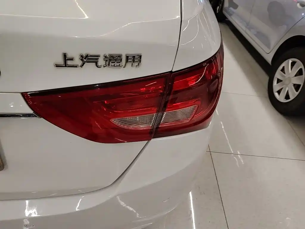 Buick Excelle — миниатюра 8