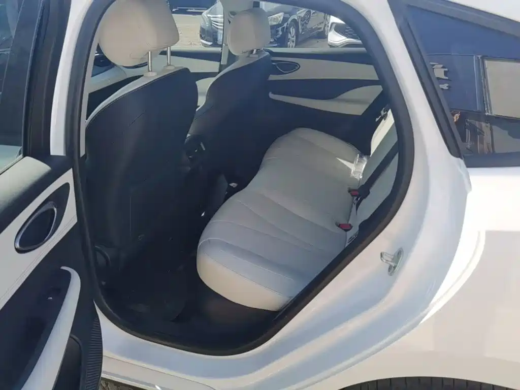 BYD Seal 05 DM-i — миниатюра 17