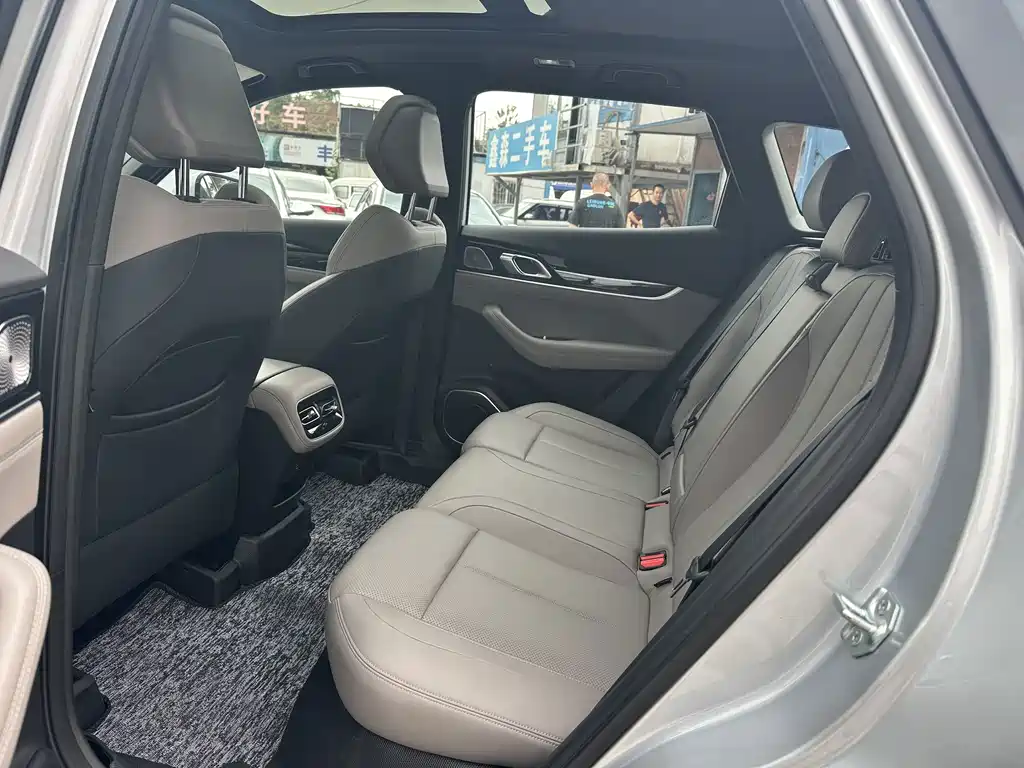 Geely Boyue L — миниатюра 12