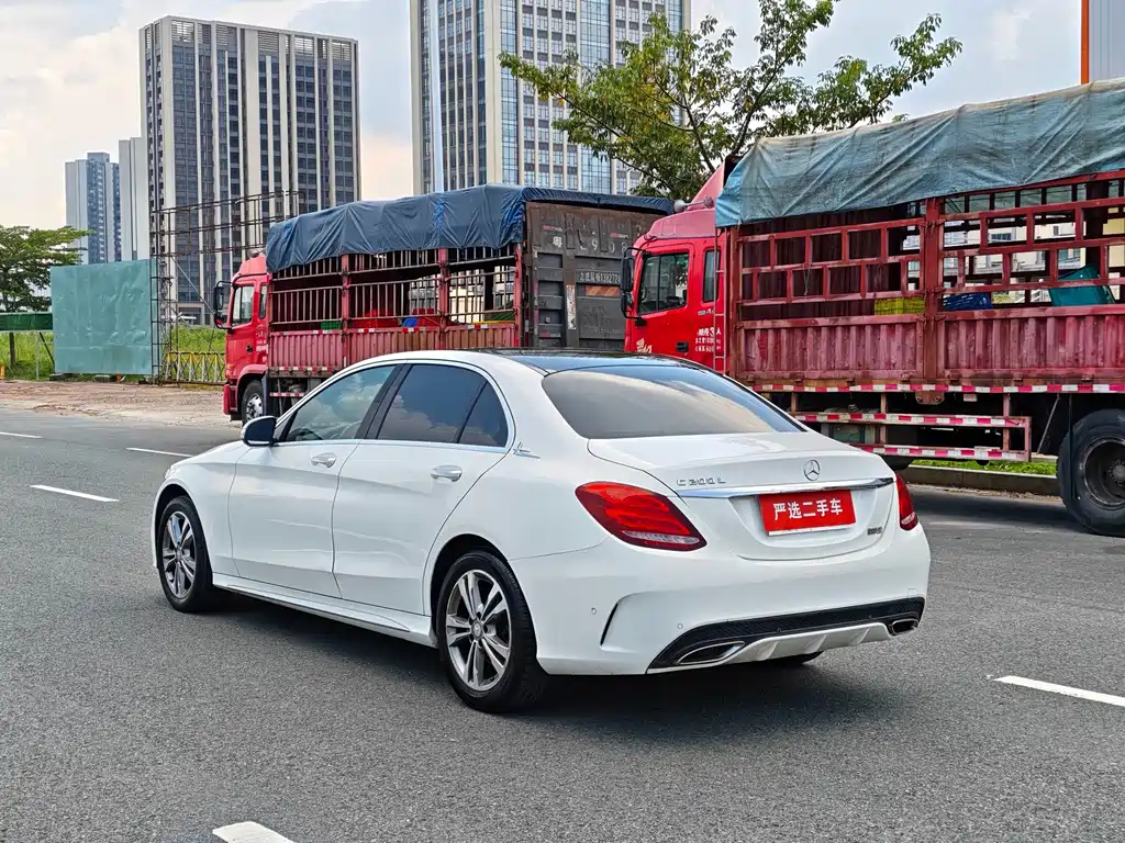 Mercedes-Benz C-Class — миниатюра 4