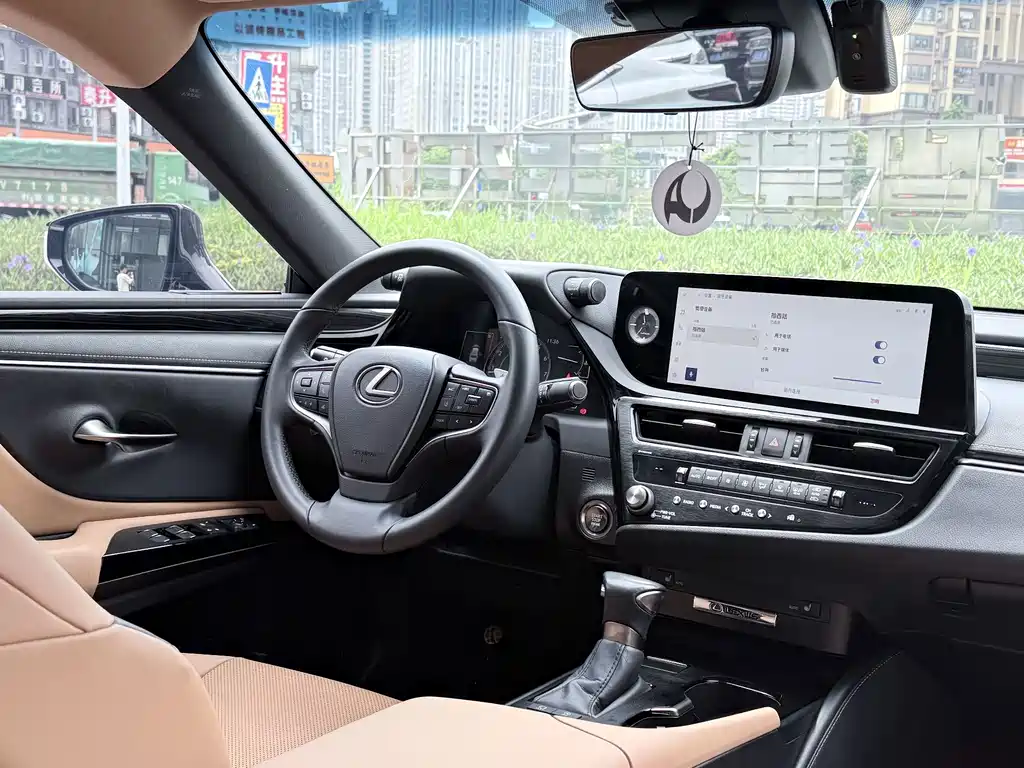 Lexus ES — миниатюра 15