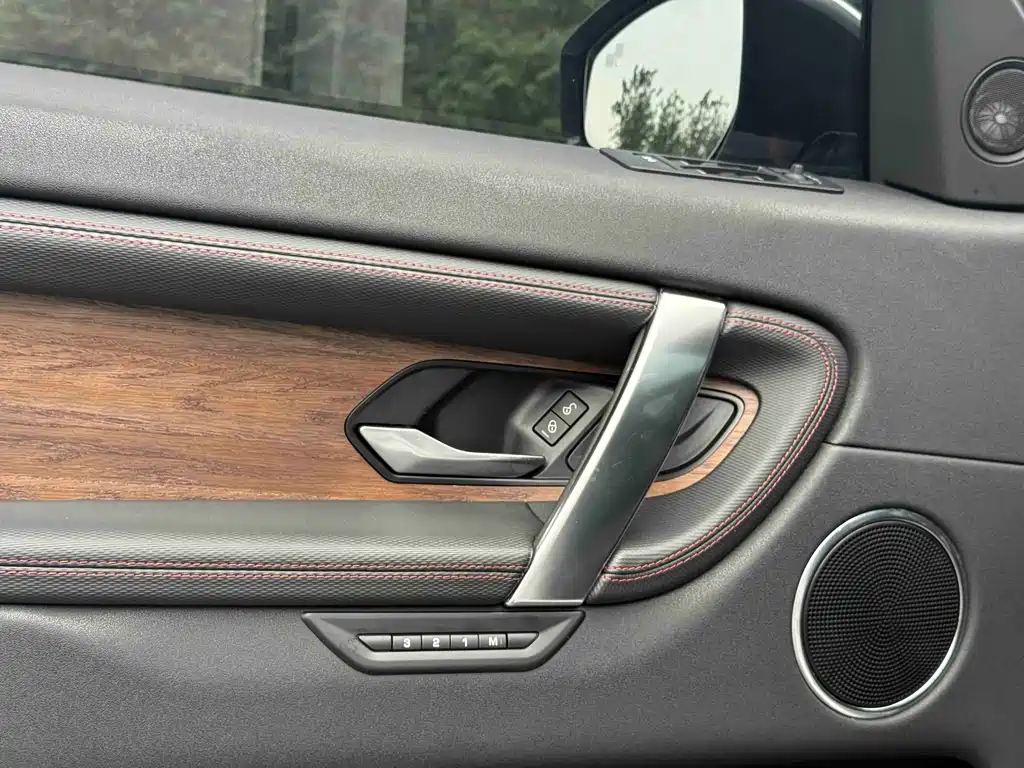 Land Rover Discovery Sport — миниатюра 4