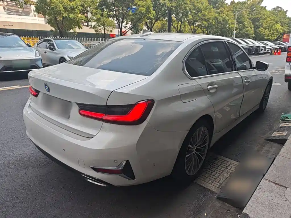 BMW 3 Series — миниатюра 7
