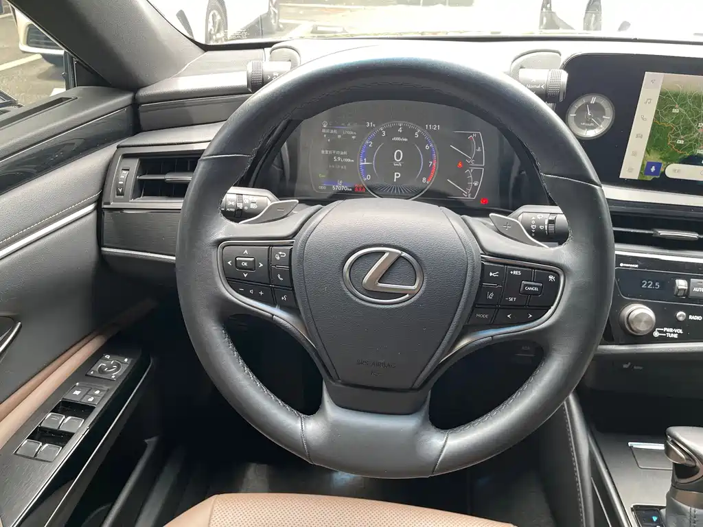 Lexus ES — миниатюра 6