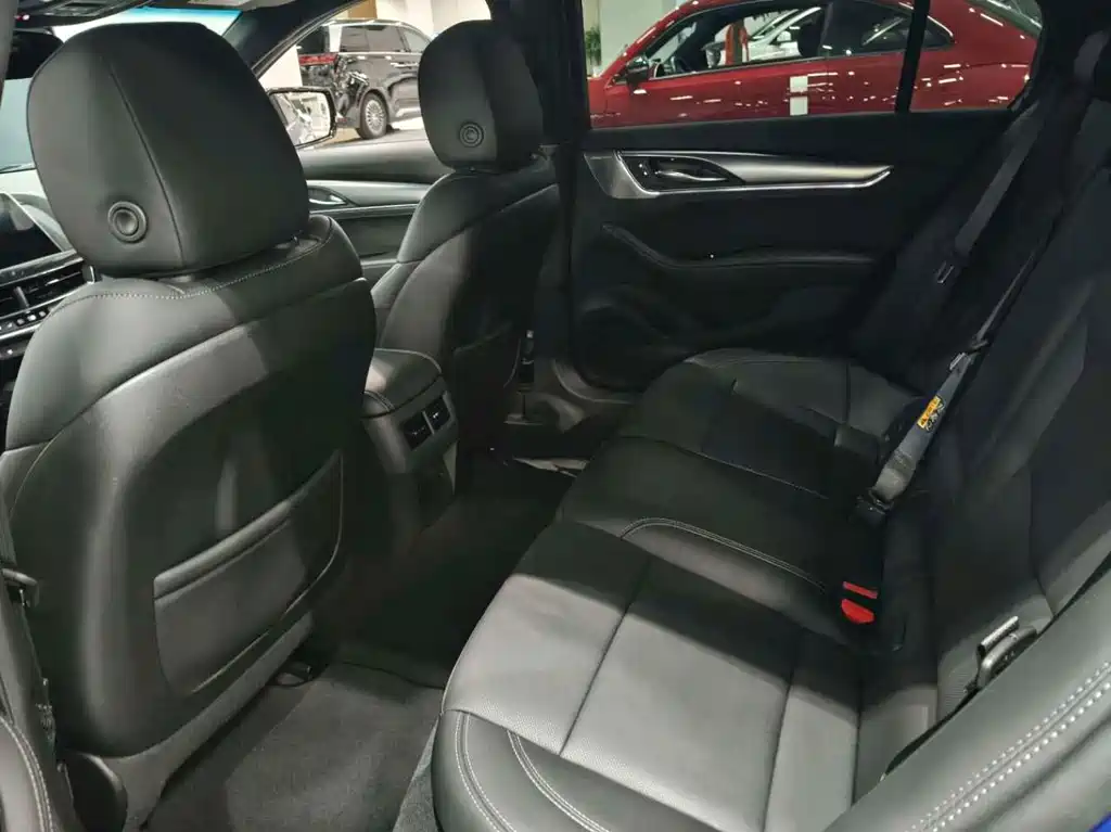 Cadillac CT5 — миниатюра 6