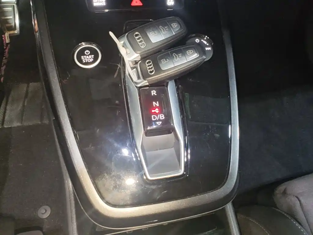 Audi Q4 e-tron — миниатюра 14