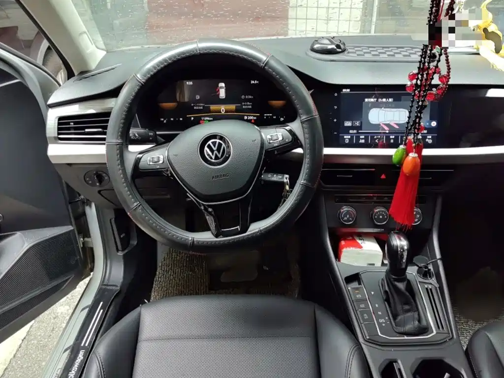 Volkswagen Lavida — миниатюра 3