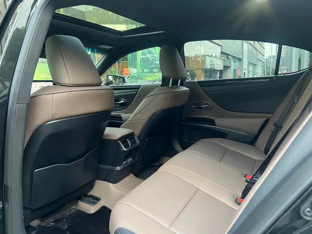 Lexus ES — миниатюра 9