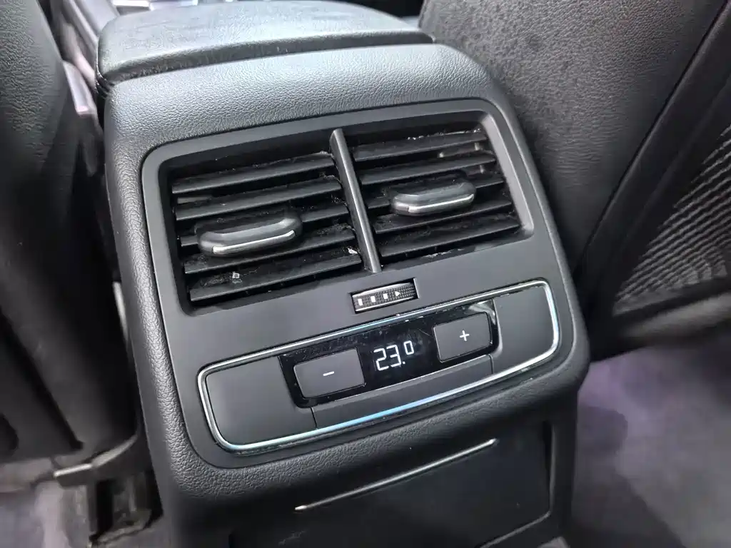 Audi A4L — миниатюра 12