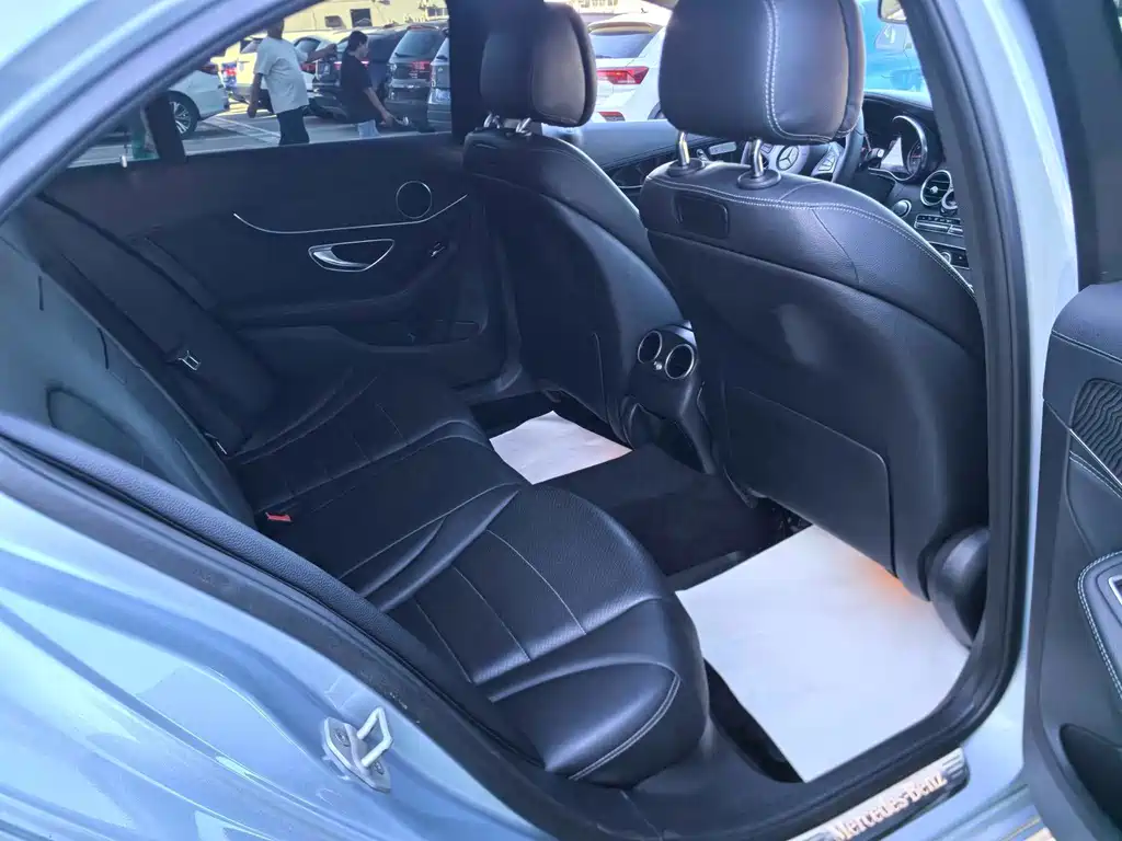 Mercedes-Benz C-Class — миниатюра 12