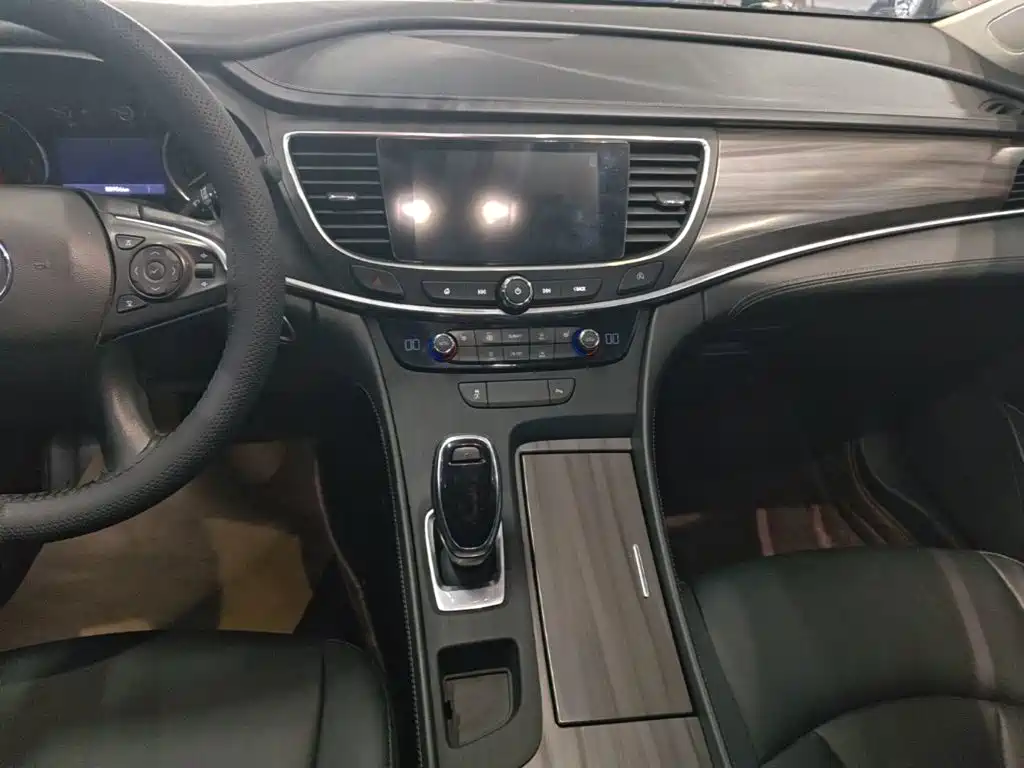 Buick LaCrosse — миниатюра 13
