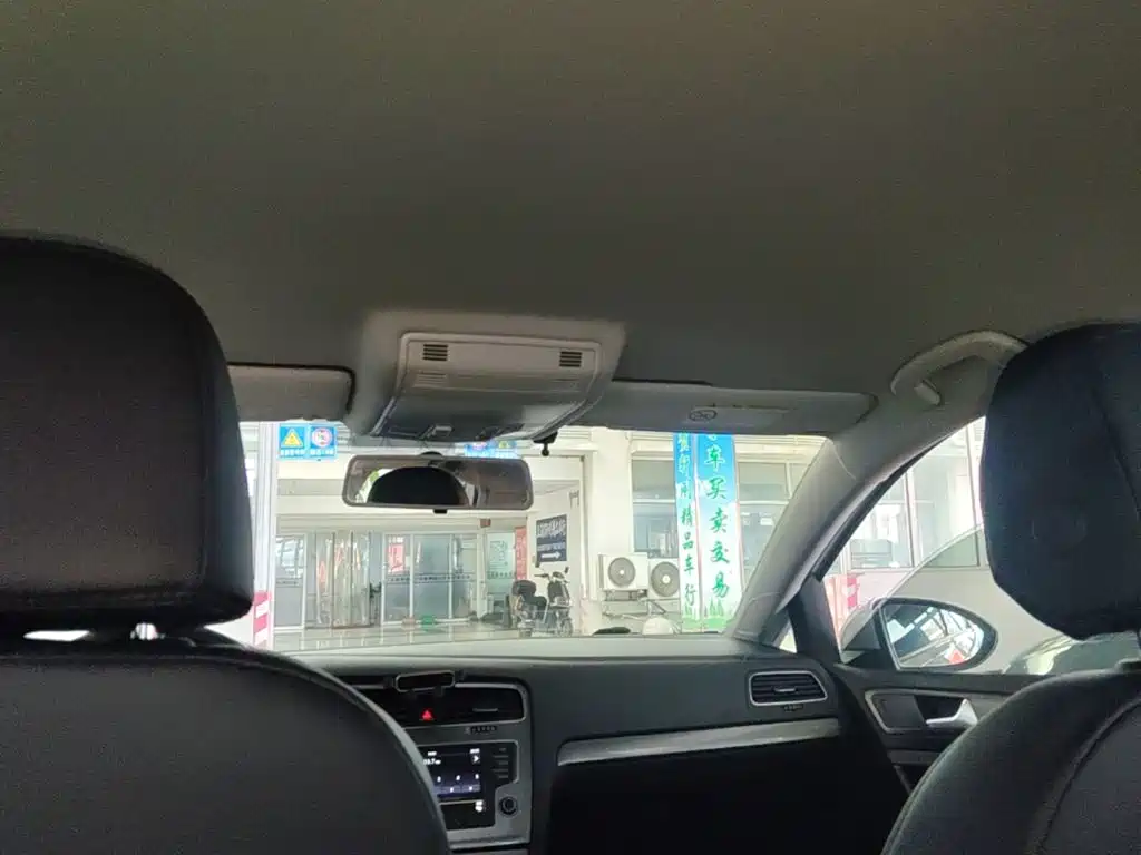 Volkswagen Golf — миниатюра 18