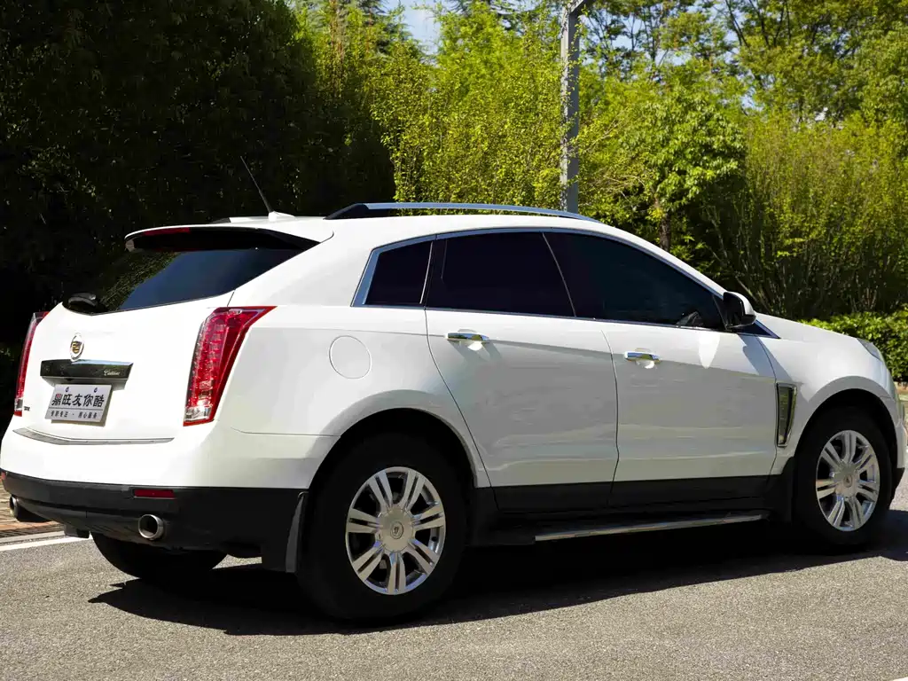 Cadillac SRX — миниатюра 6
