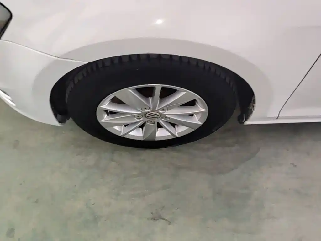 Volkswagen Golf — миниатюра 23