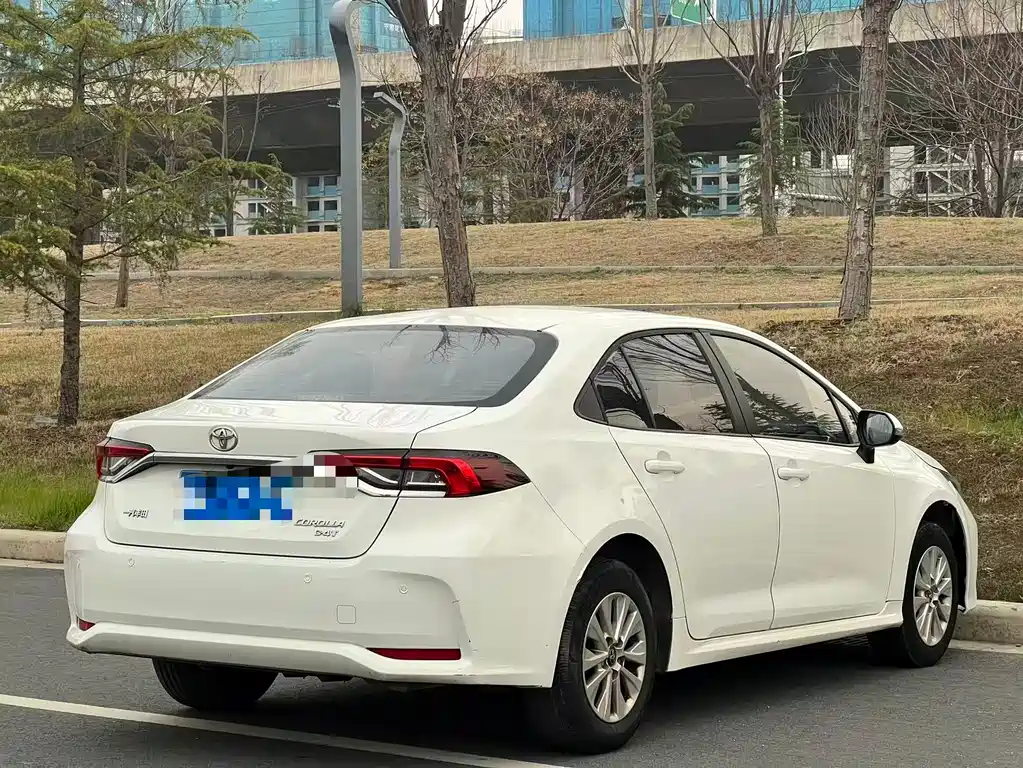 TOYOTA COROLLA