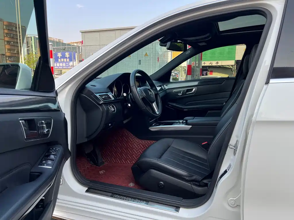Mercedes-Benz E-Class — миниатюра 7