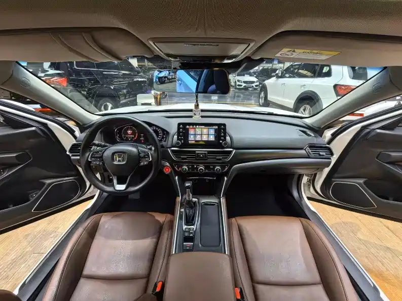 Honda Inspire — миниатюра 9