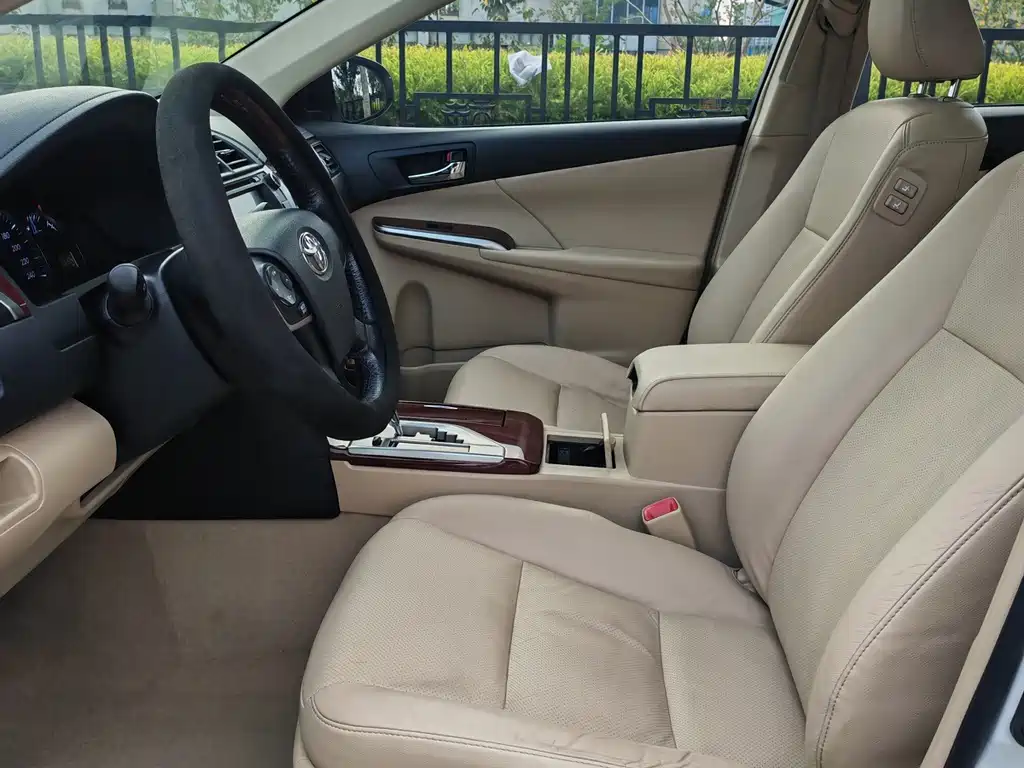 Toyota Camry — миниатюра 6