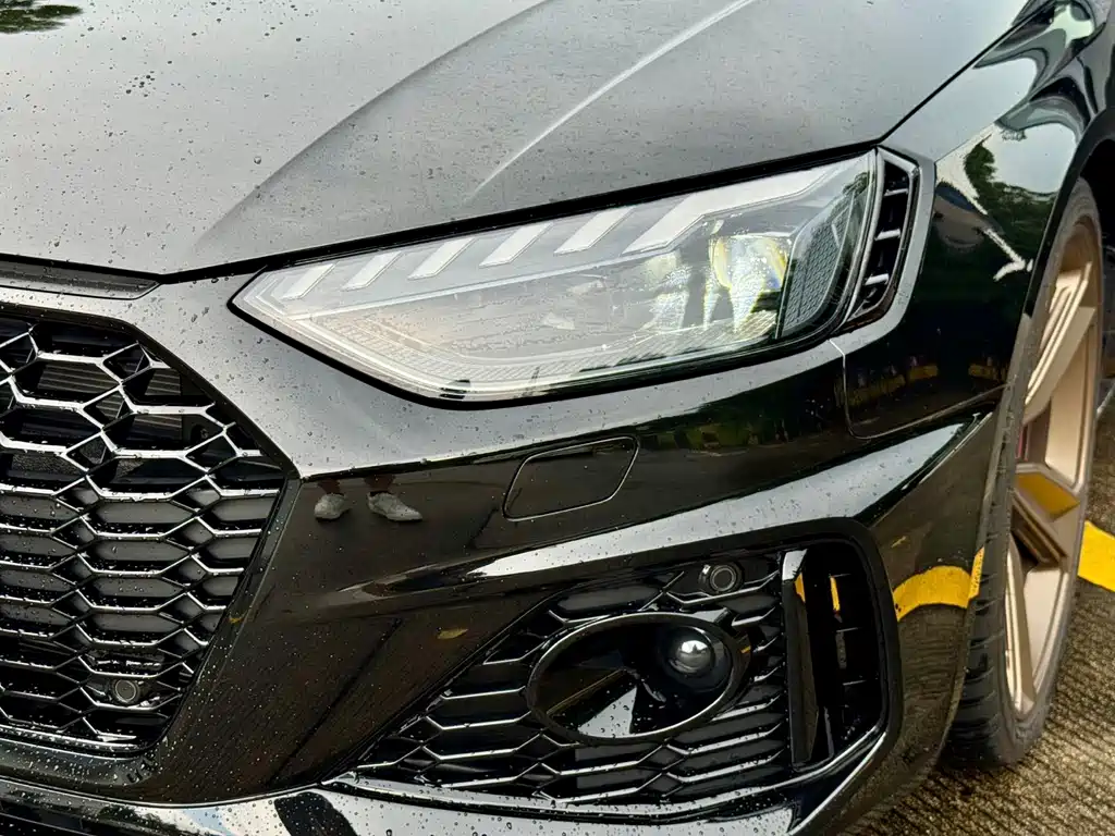 Audi RS 4 — миниатюра 11