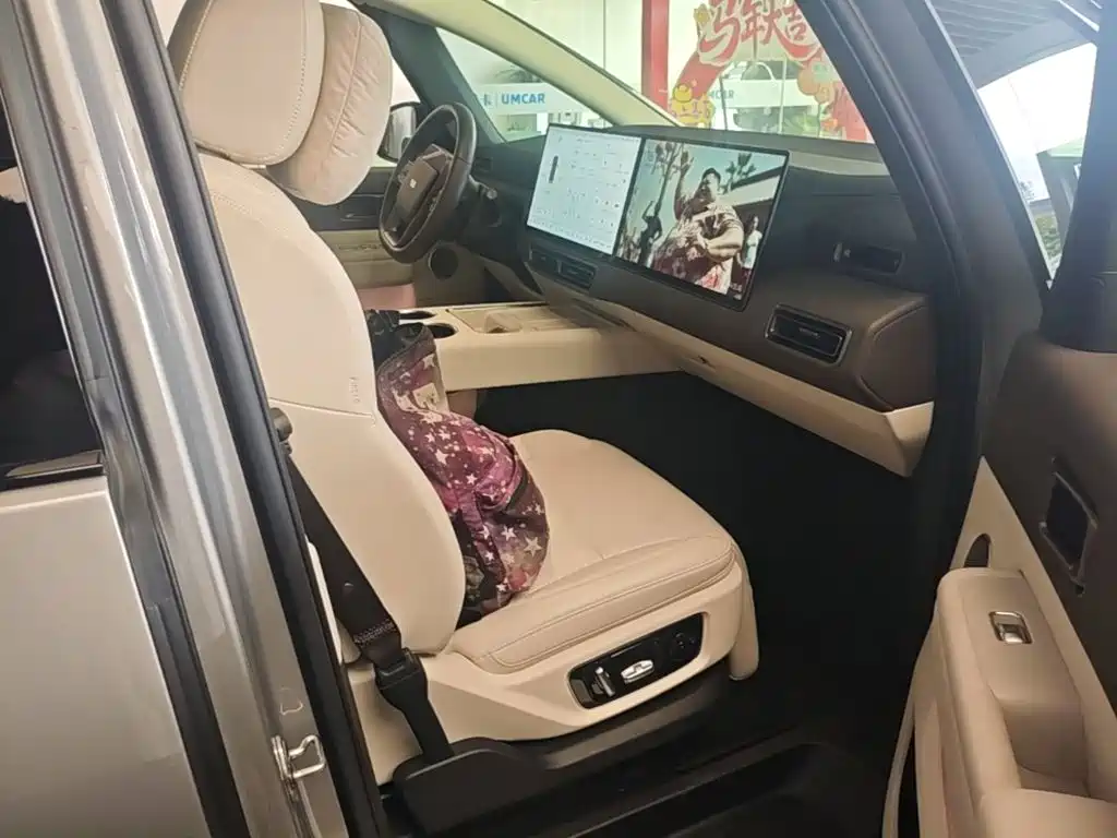 Li Auto Li MEGA — миниатюра 25