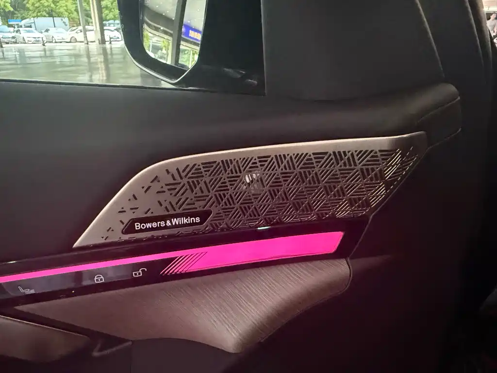 BMW 5 Series — миниатюра 7