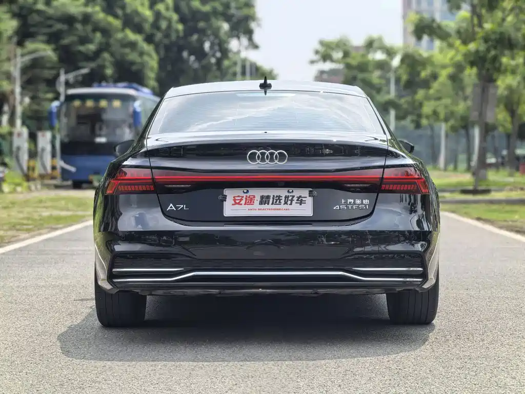 Audi A7L — миниатюра 4