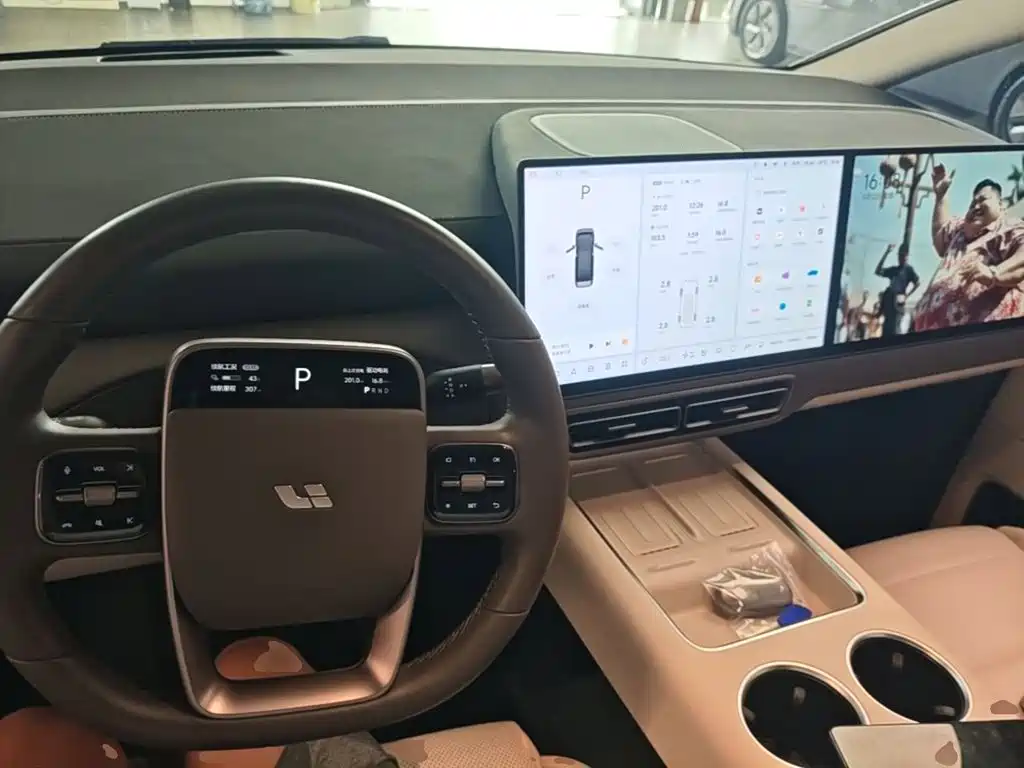 Li Auto Li MEGA — миниатюра 10