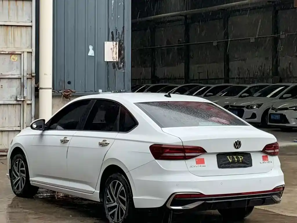 Volkswagen Lavida — миниатюра 4