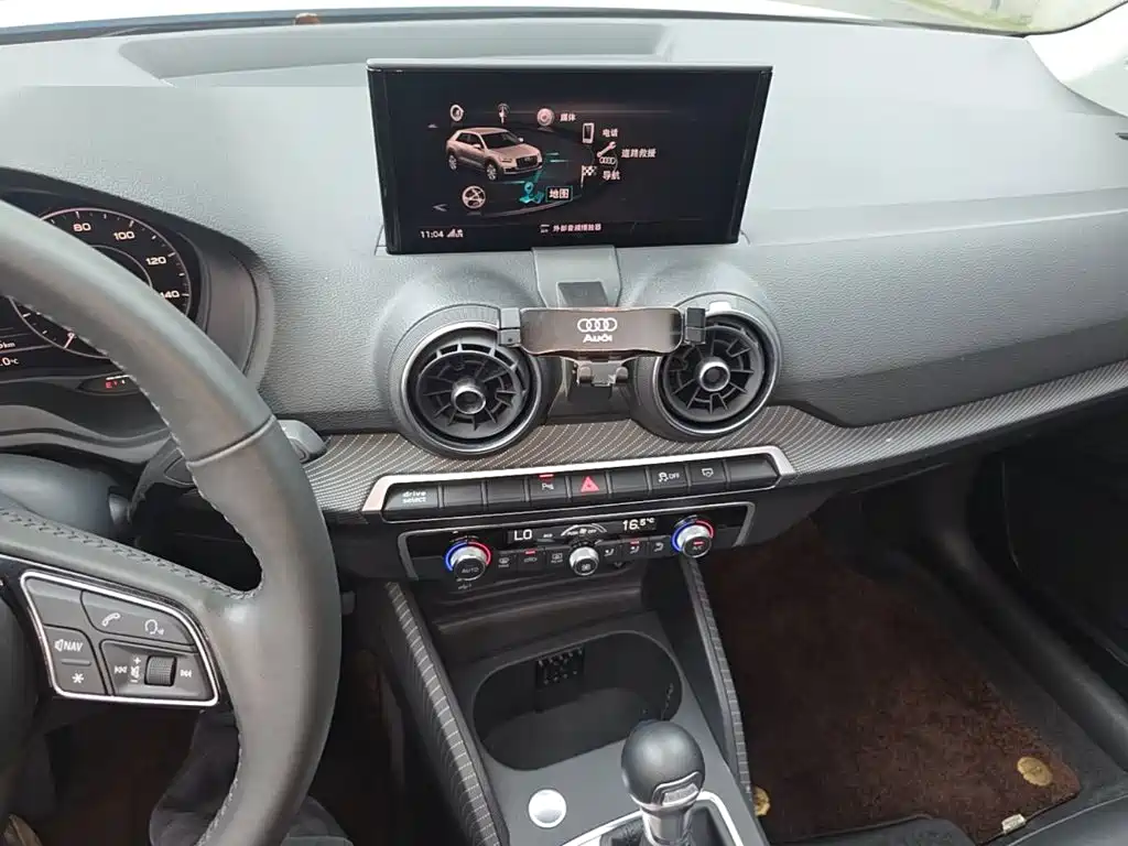 Audi Q2L e-tron — миниатюра 18