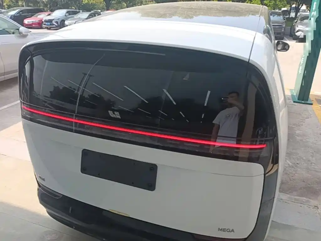 Li Auto Li MEGA — миниатюра 6
