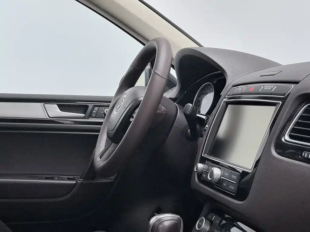 Volkswagen Touareg — миниатюра 22