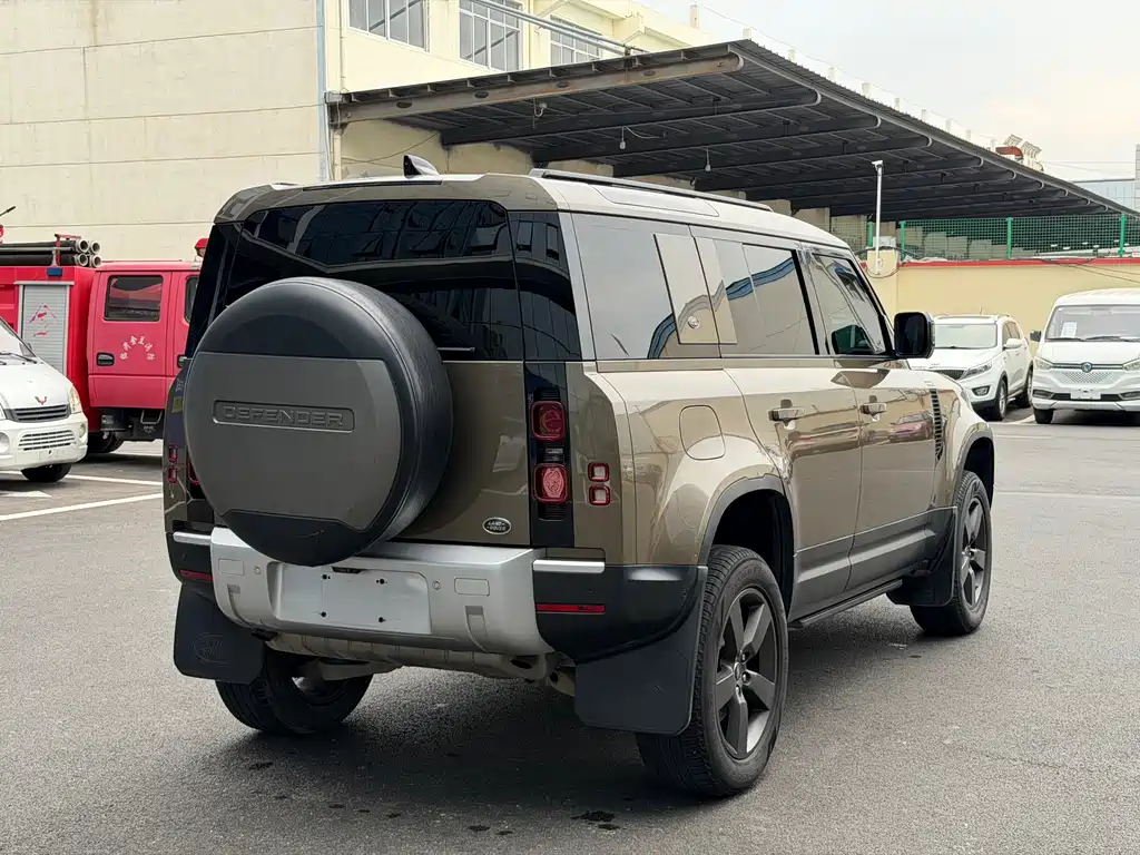Land Rover Defender — миниатюра 14