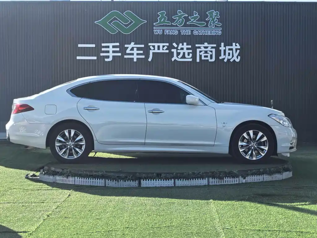 Infiniti Q70 — миниатюра 4