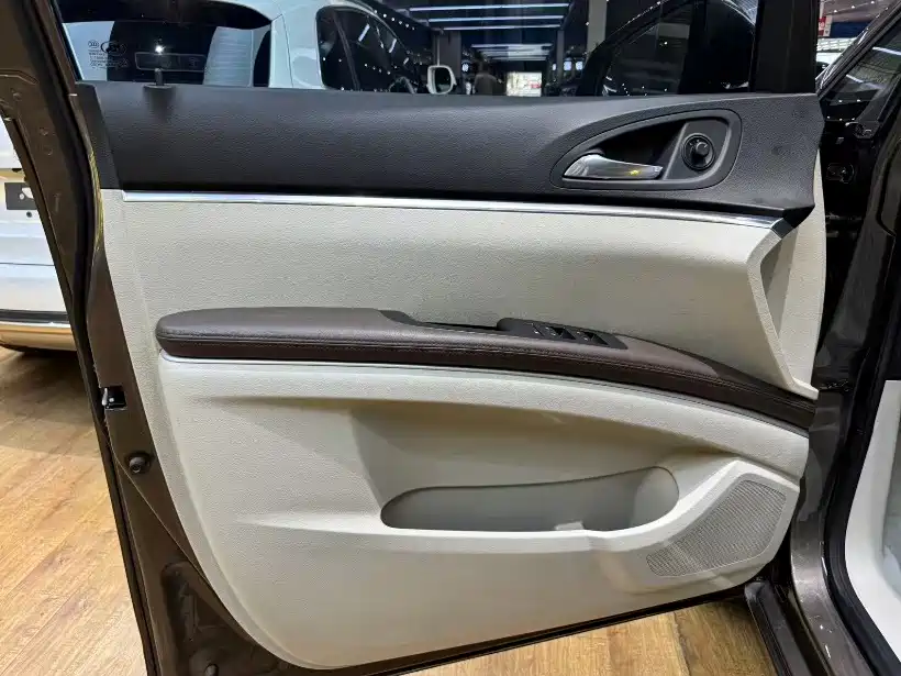 Buick GL8 — миниатюра 24