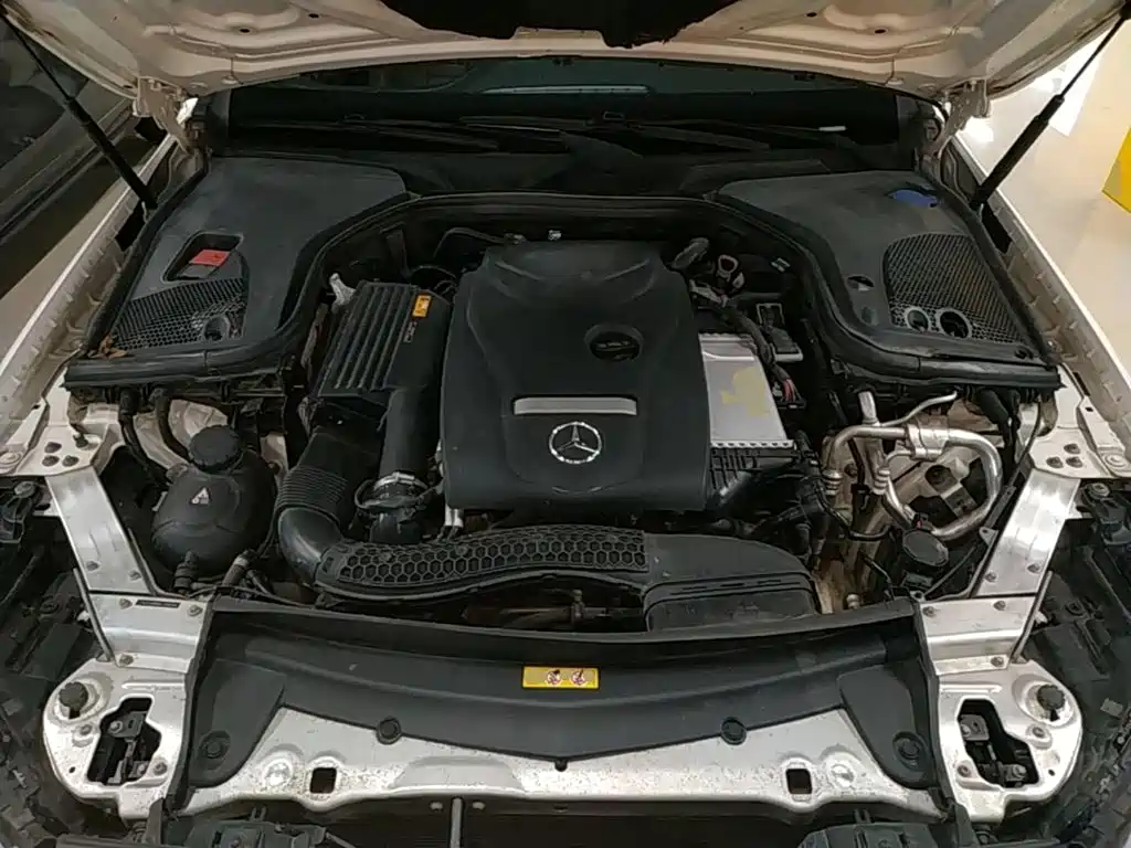 Mercedes-Benz E-Class — миниатюра 20