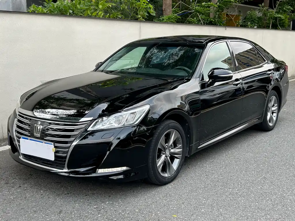 Toyota Crown 2017
