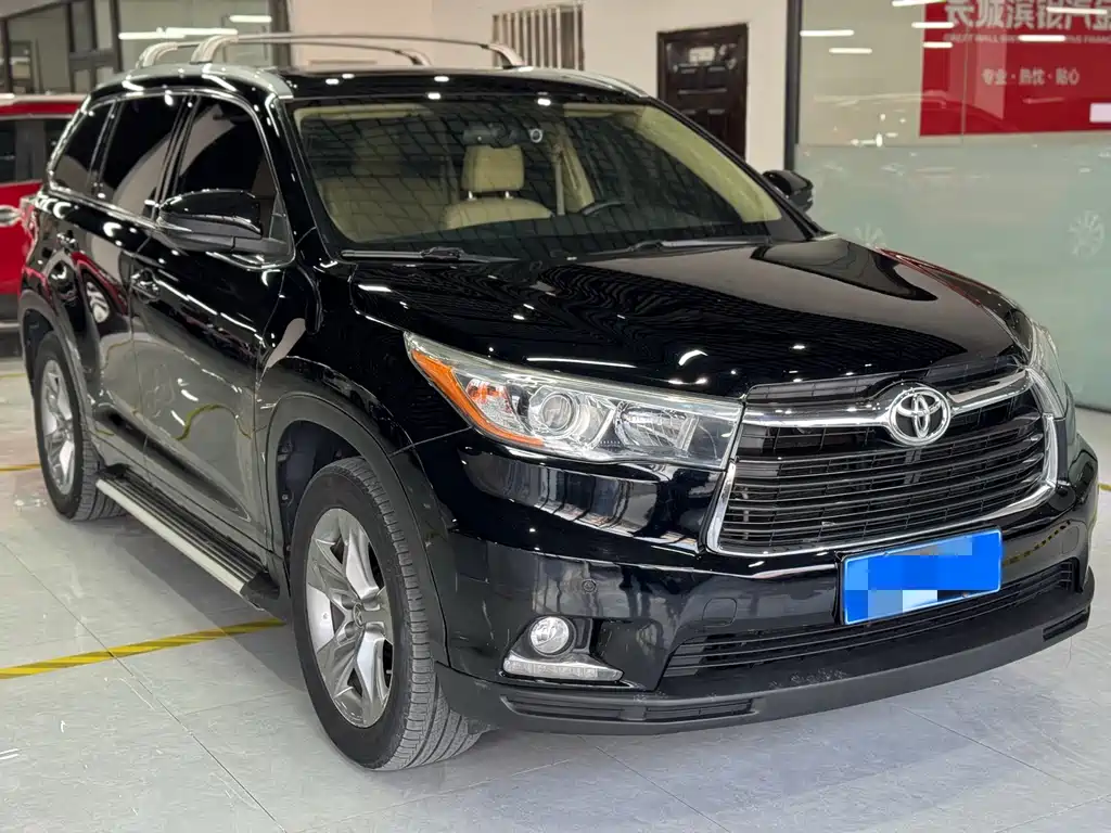 TOYOTA HIGHLANDER