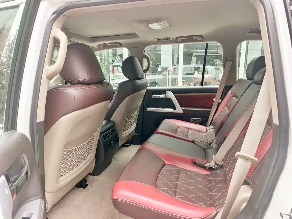 Toyota Land Cruiser — миниатюра 13