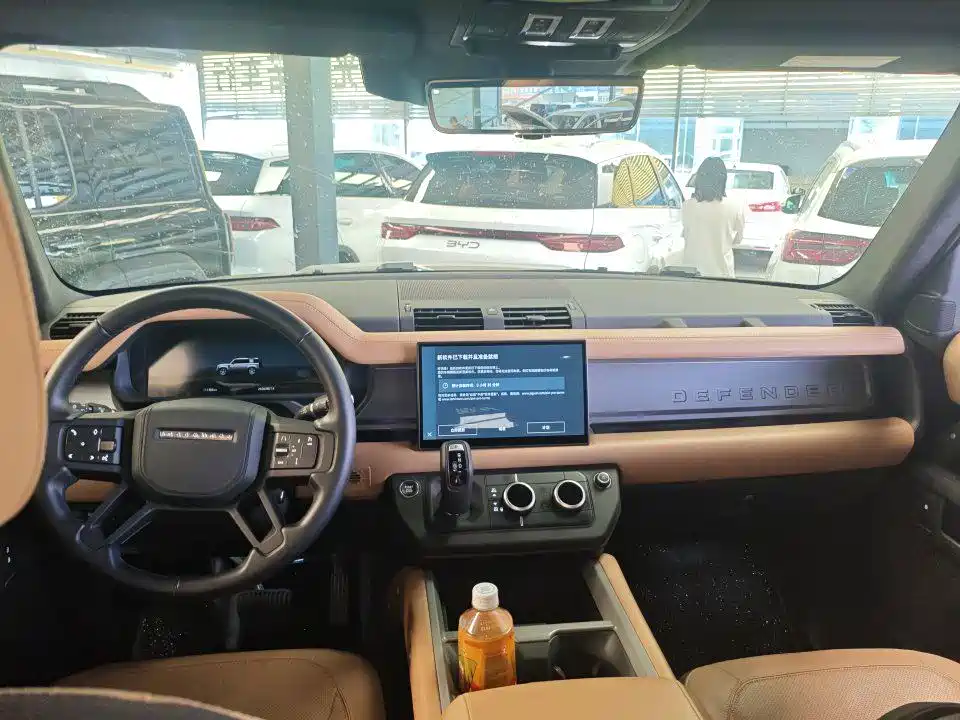 Land Rover Defender — миниатюра 4