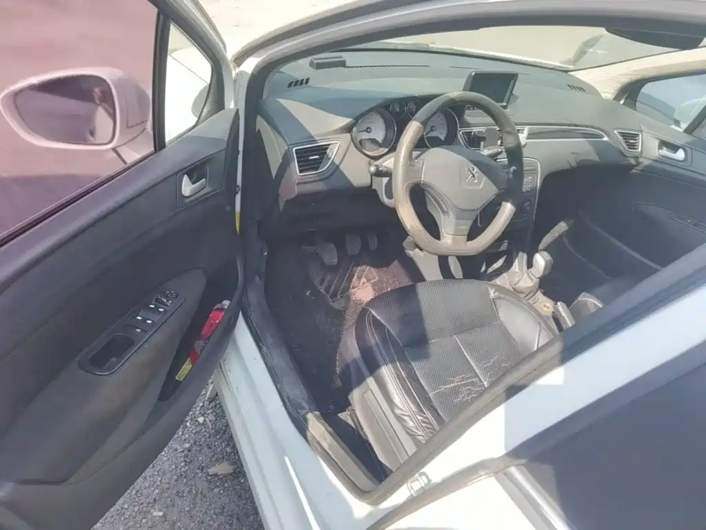 Peugeot 308 — миниатюра 21