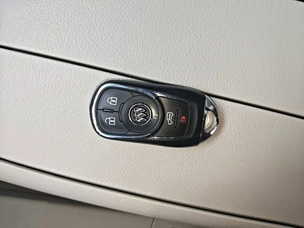 Buick GL8 — миниатюра 9