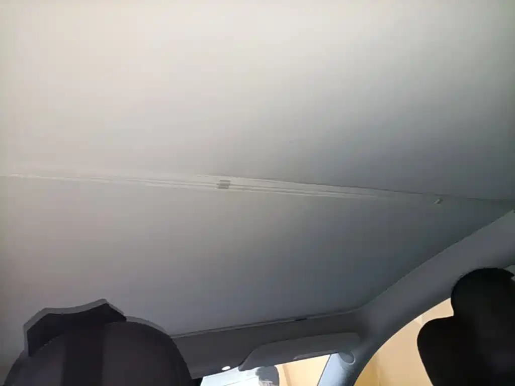 Tesla Model Y — миниатюра 18