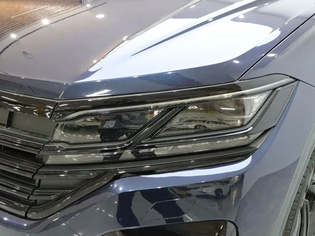 Volkswagen Touareg — миниатюра 18