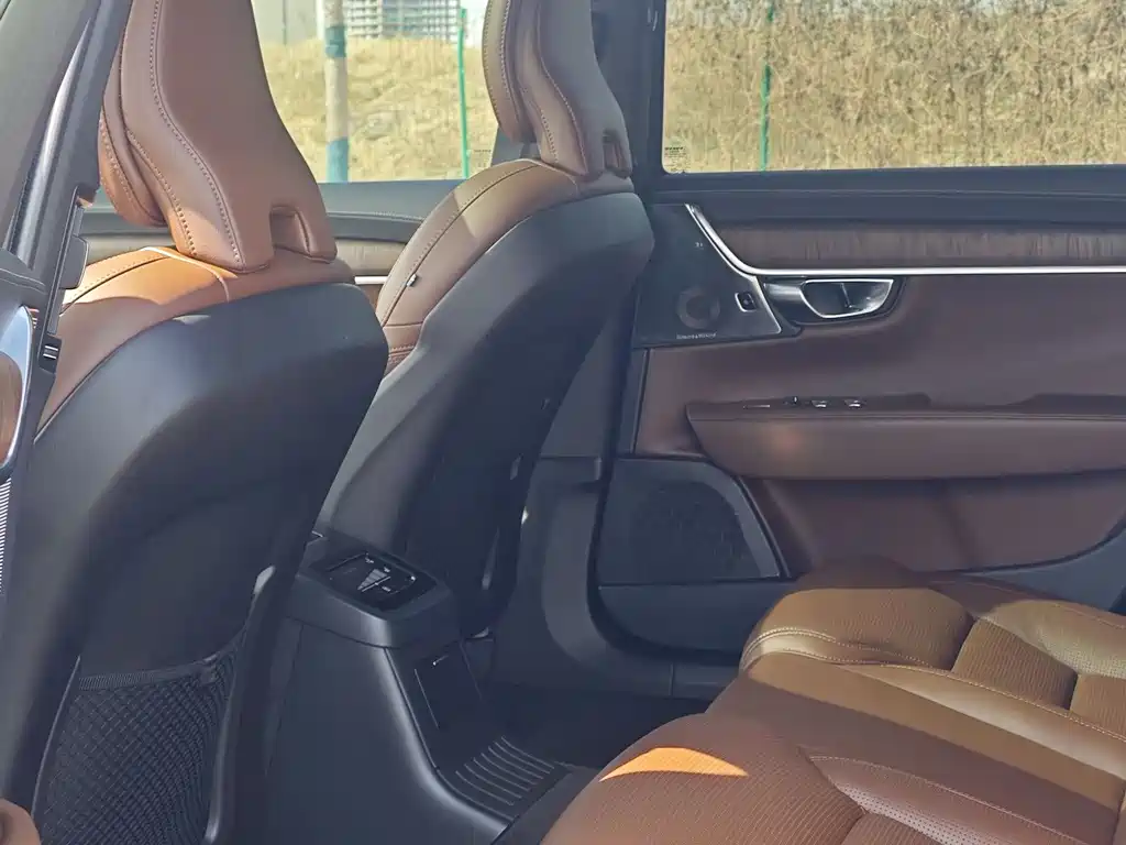 VOLVO S90 PLUG IN HYBRID