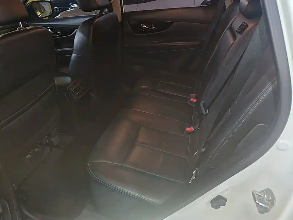 Nissan X-Trail — миниатюра 17