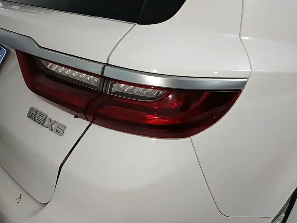 Geely Vision X6 — миниатюра 8