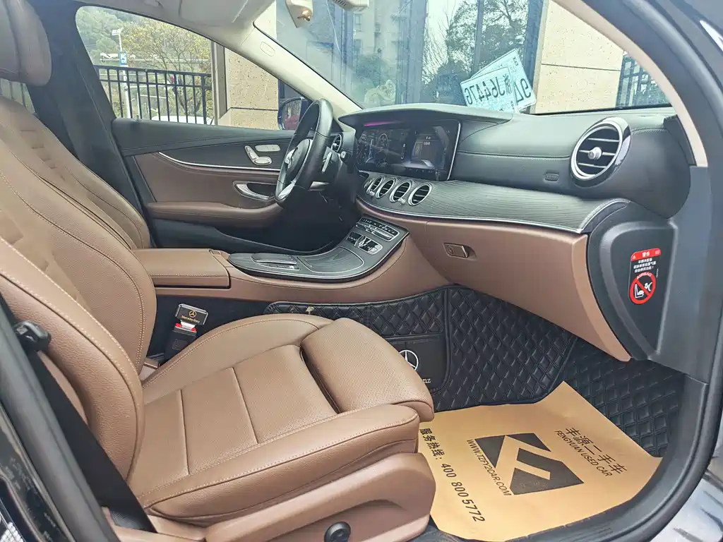 Mercedes-Benz E-Class — миниатюра 8