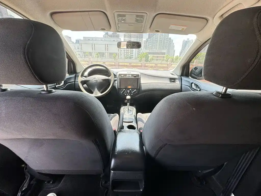 Nissan Tiida — миниатюра 8
